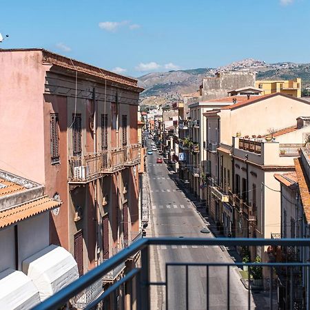 Appartamento Moderno in Centro città Sant'Agata di Militello Exterior foto