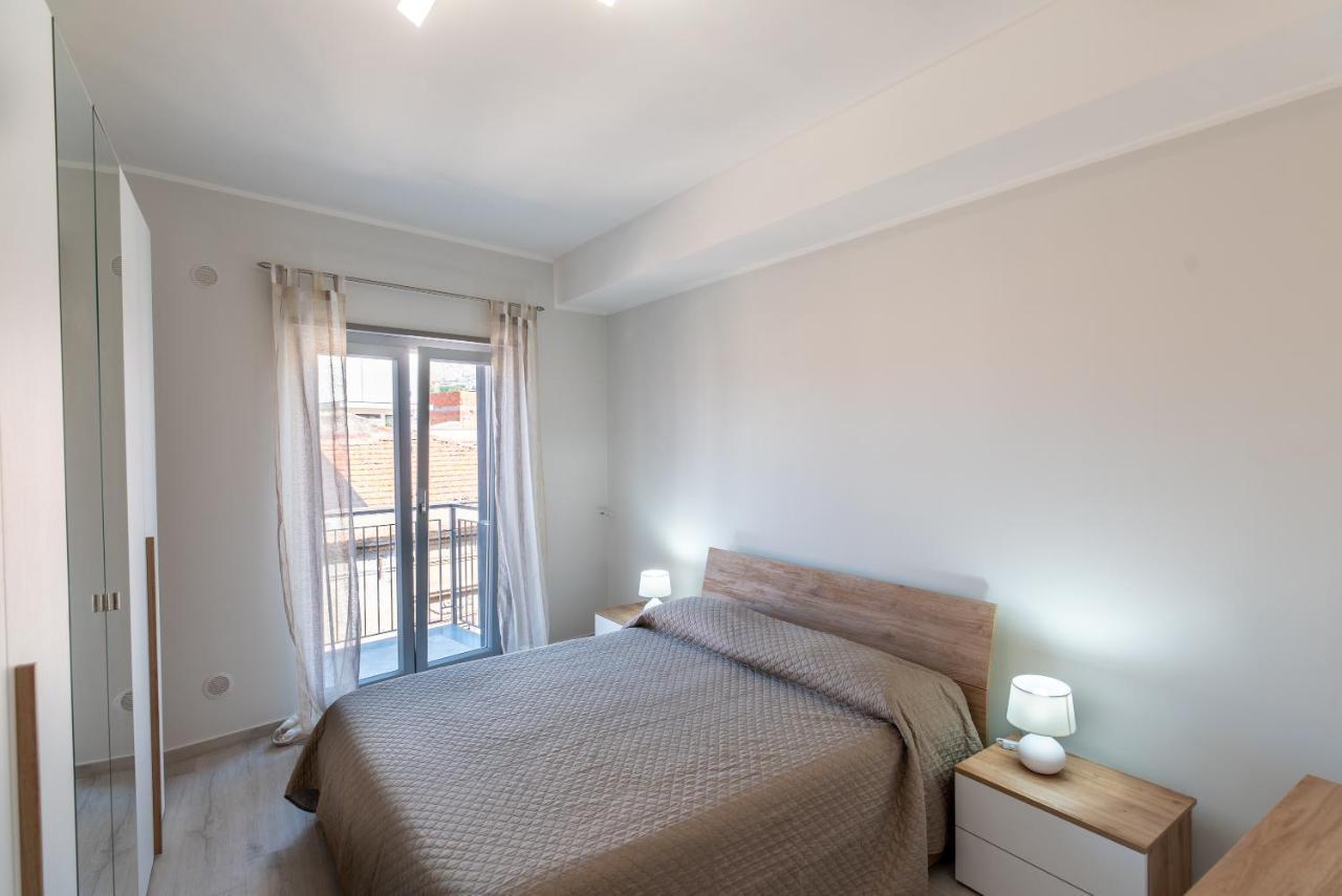 Appartamento Moderno in Centro città Sant'Agata di Militello Exterior foto